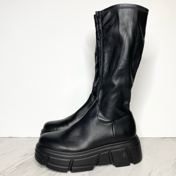 Steve Madden Tero Black Lug Sole Chunky Tall Boot 10M - Picture 1 of 16
